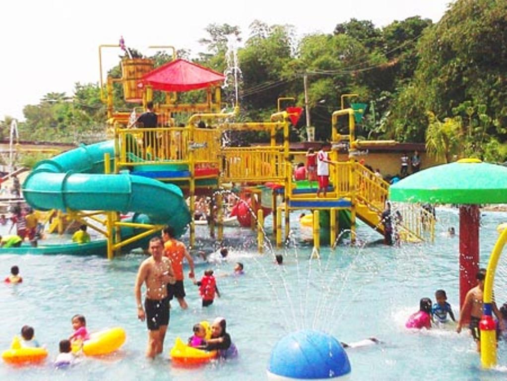 Desa Gumati Resort Sentul Bogor Exterior photo