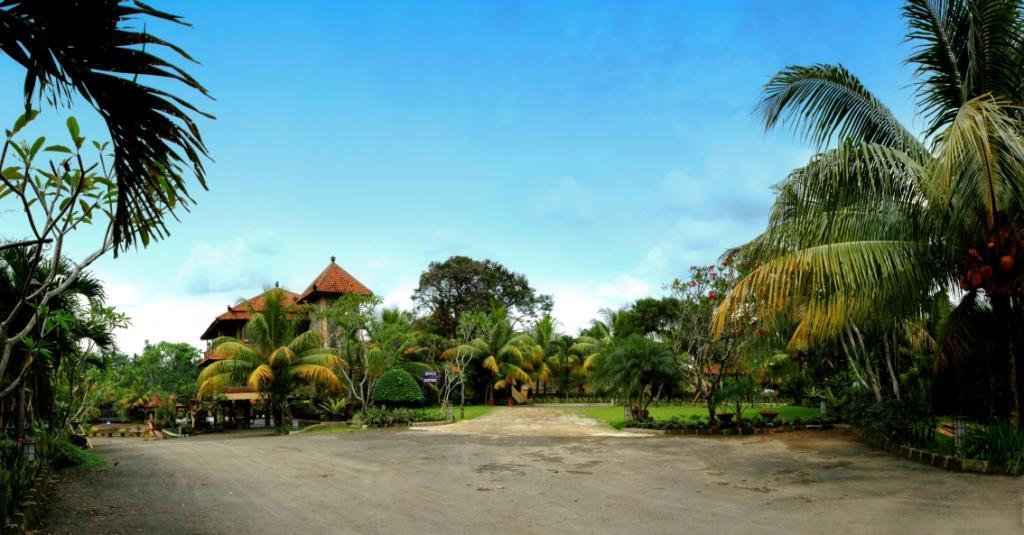 Desa Gumati Resort Sentul Bogor Exterior photo