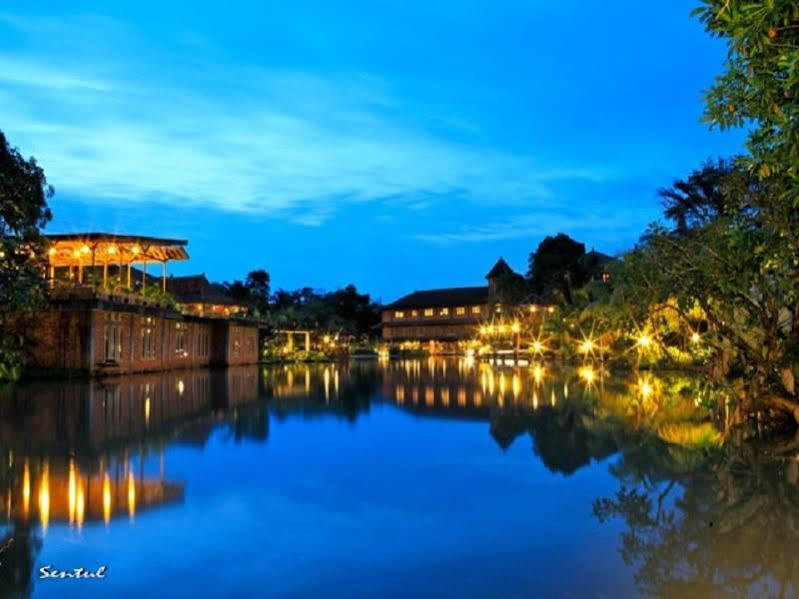 Desa Gumati Resort Sentul Bogor Exterior photo